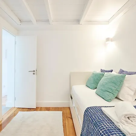 Duque In Chiado Ii Apartman *